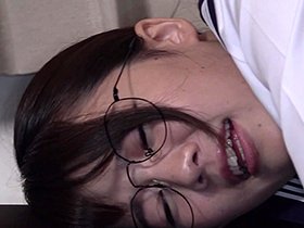 発育しすぎJカップ乳優等生を味わい尽くす オジサンとの生々しい乳房イキ顔連発調教記録　サンプル画像02